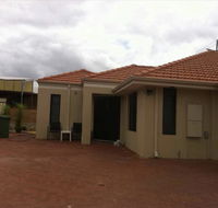 House close to airport - Accommodation Perth
