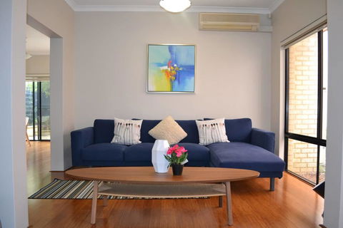 Highgate Modern Home (4 Mins To Perth City) - Perth Resorts 1