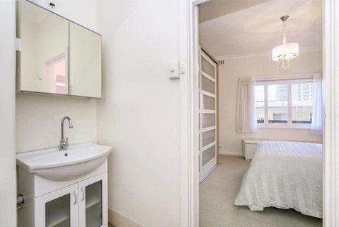 Light Bright, Quality River Views! Free Parking - Accommodation Perth 20
