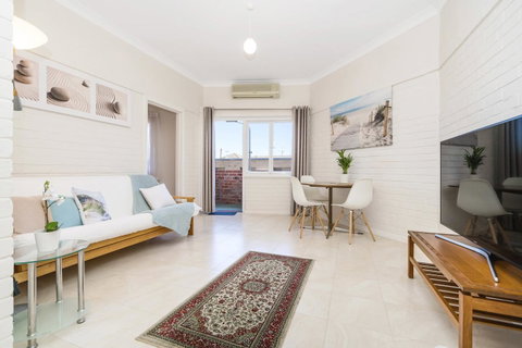 Light Bright, Quality River Views! Free Parking - Accommodation Perth 17