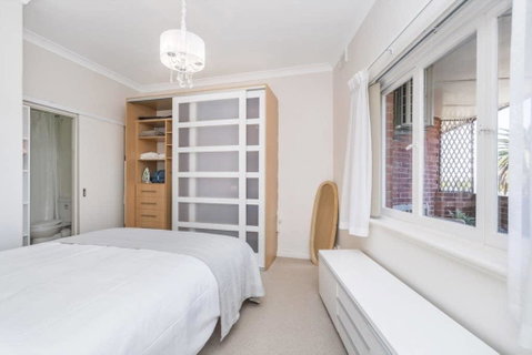 Light Bright, Quality River Views! Free Parking - Accommodation Perth 29
