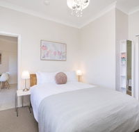 Light bright quality river views Free parking