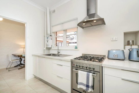 Light Bright, Quality River Views! Free Parking - Accommodation Perth 39