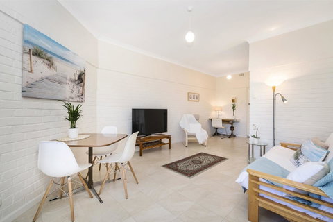 Light Bright, Quality River Views! Free Parking - Accommodation Perth 15
