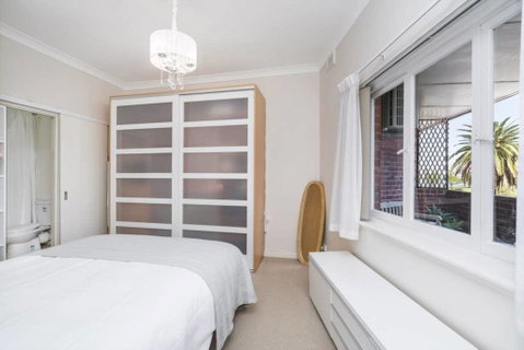 Light Bright, Quality River Views! Free Parking - Accommodation Perth 27