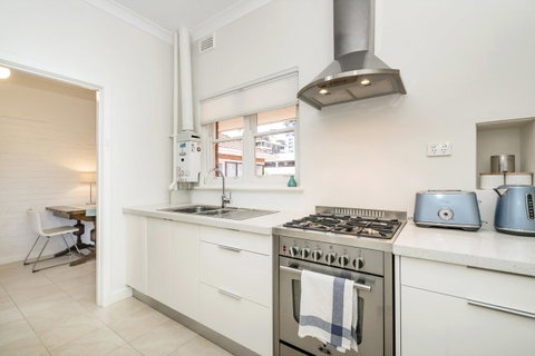 Light Bright, Quality River Views! Free Parking - Accommodation Perth 8