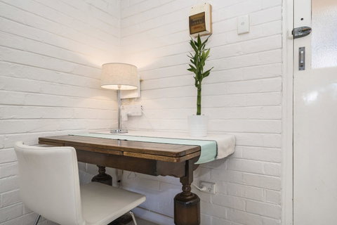 Light Bright, Quality River Views! Free Parking - Accommodation Perth 12