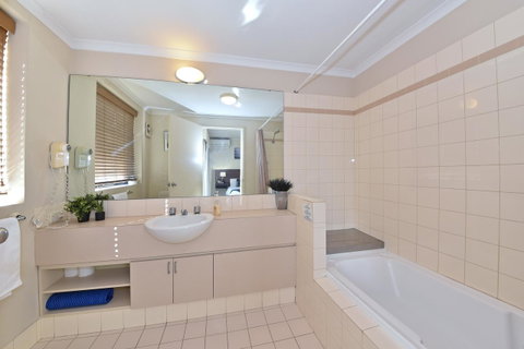 Inner Perth CBD 1X1 Apartment: 605451 - Accommodation Perth 4
