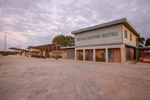 EUCLA MOTOR HOTEL - Accommodation Perth 0