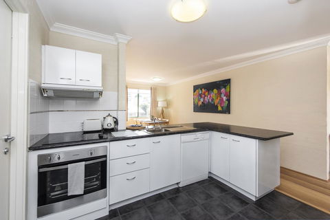 Subiaco Village - 34 - Accommodation Perth 3