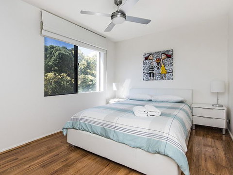 South Perth Deluxe Apartment - Accommodation Perth 10