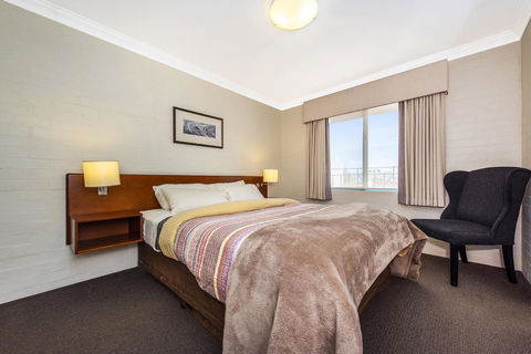 Subiaco Village 18 - Accommodation Perth 14
