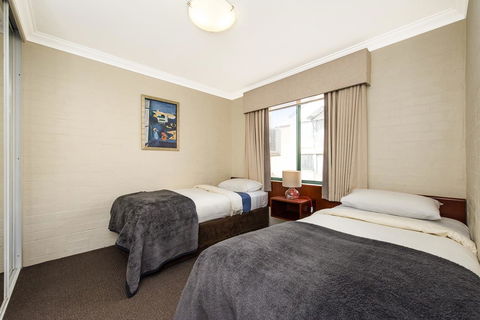 Subiaco Village 18 - Accommodation Perth 17
