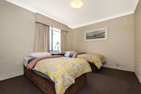 Subiaco Village 18 - Accommodation Perth 10