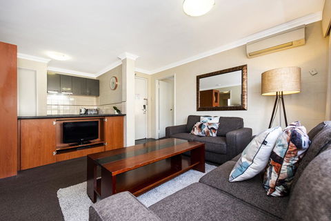 Subiaco Village 18 - Accommodation Perth 2