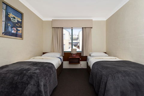 Subiaco Village 18 - Accommodation Perth 16