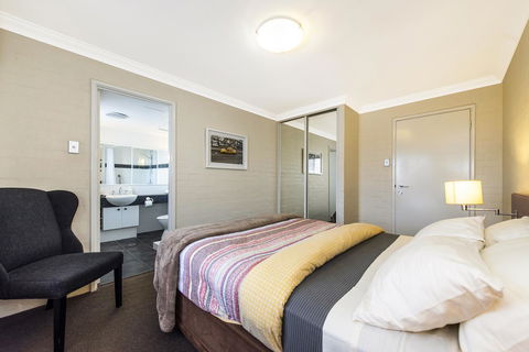 Subiaco Village 18 - Accommodation Perth 13
