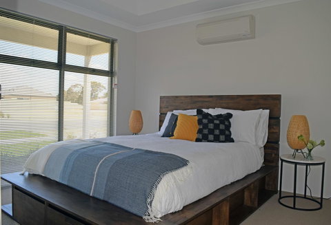 The Kingsleyâ€™s Place â€“ Piara Waters - Accommodation Perth 6