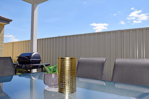 The Kingsleyâ€™s Place â€“ Piara Waters - Accommodation Perth 4