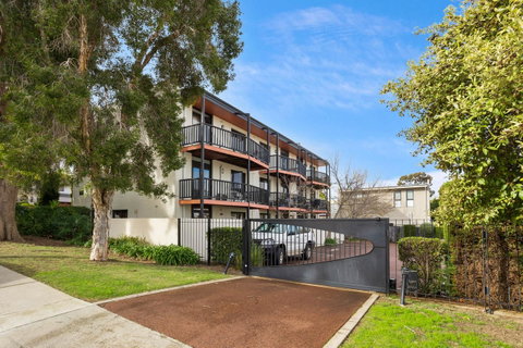 South Perth Executive Apartment - Accommodation Perth 8