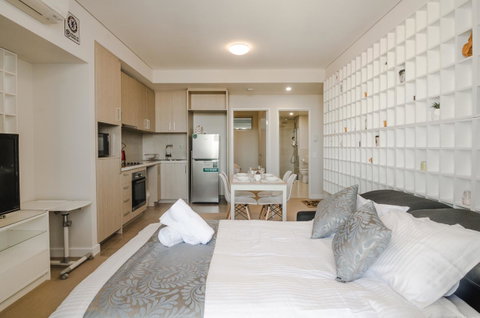 Boutique Carousel Apartment - Accommodation Perth 9