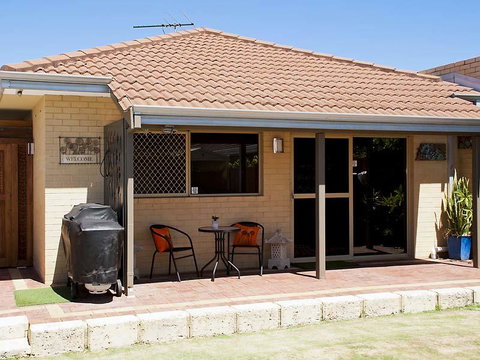 Garden Studio - Accommodation Perth 0