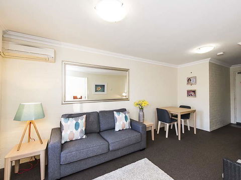 Subiaco Village 28 - Perth Resorts 5