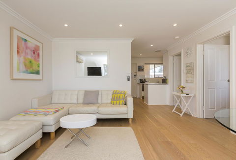 Cottesloe Beach Pines Apartment - Accommodation Perth 1