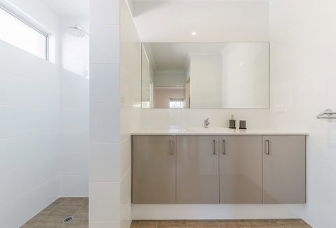 Karrinyup Waters Luxury House Rental - Accommodation Perth 2
