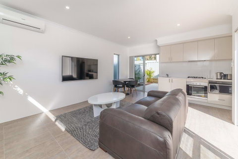 Karrinyup Waters Luxury House Rental - Accommodation Perth 4