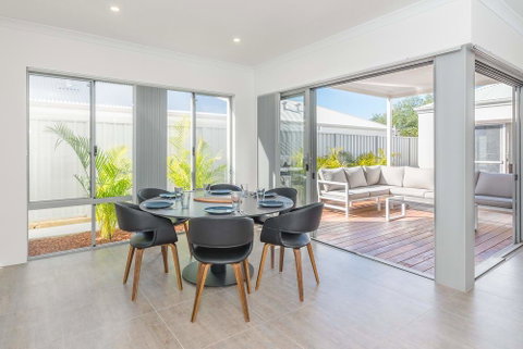 Karrinyup Waters Luxury House Rental - Accommodation Perth 0