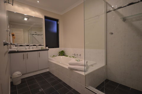 Ellard Bed & Breakfast - Perth Resorts 12
