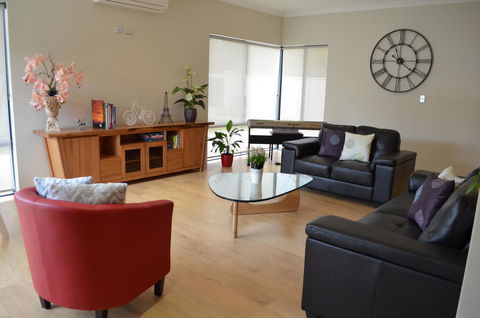 Ellard Bed & Breakfast - Perth Resorts 10