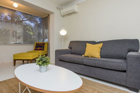 Townshend Rd - Accommodation Perth 3