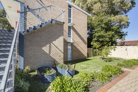 Cottesloe Tree Top Studio - Executive Escapes - Accommodation Perth 9