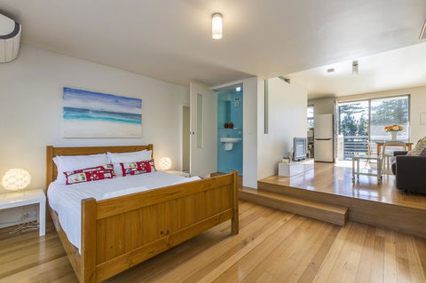 Cottesloe Tree Top Studio - Executive Escapes - Accommodation Perth 0