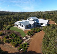 The White House at Wallcliffe Farms - Perth Resorts