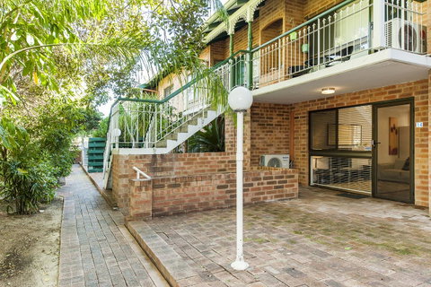 Forrest St - Perth Resorts 18