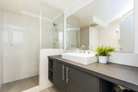 Forrest St - Perth Resorts 15