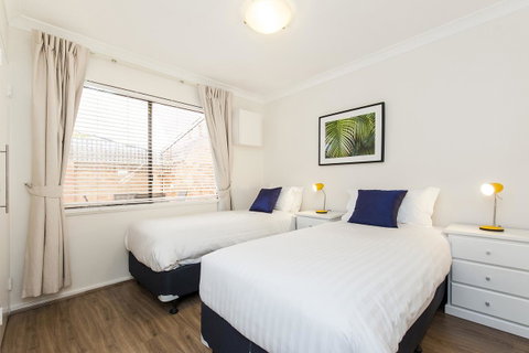 Forrest St - Perth Resorts 14