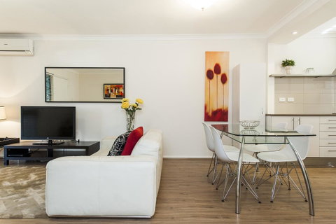 Forrest St - Perth Resorts 5