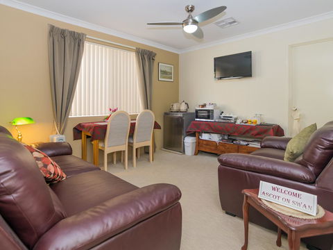 Ascot On Swan Bed & Breakfast - Perth Resorts 4