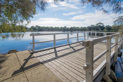 Ascot On Swan Bed & Breakfast - Perth Resorts 1
