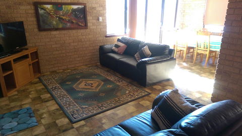 Kestrel Chalets - Perth Resorts 6