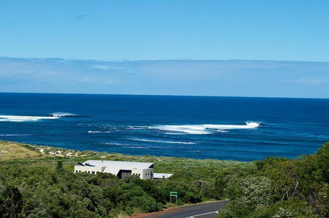 Aquatic Visions - Perth Resorts 1