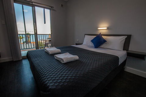 Beadon Bay Hotel - Accommodation Perth 4