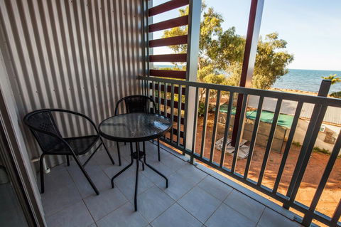 Beadon Bay Hotel - Accommodation Perth 7