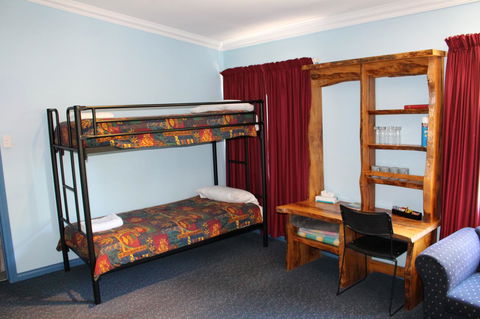 Tullah Lakeside Lodge - Accommodation Perth 8