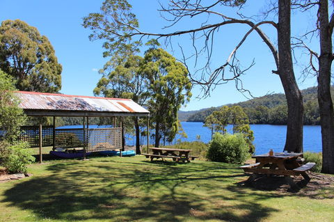 Tullah Lakeside Lodge - Accommodation Perth 19