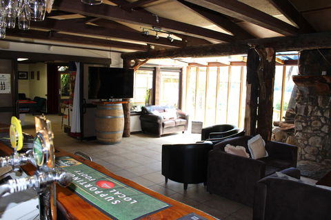 Tullah Lakeside Lodge - Accommodation Perth 22